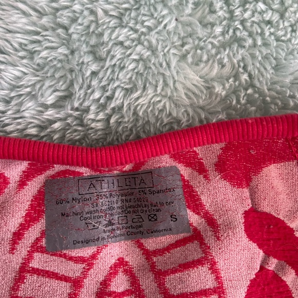 Athleta women’s small red base layer. Flattering design. - Picture 3 of 4